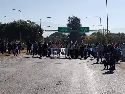 Corte total en el acceso sur a la capital jujea