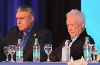 Chiqui Tapia - Presidente de AFA y su lado Víctor Blanco - Presidente de Racing.