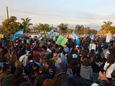 Docentes en barrio Malvinas