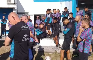 "Los Marginados" visitaron al plantel de Gimnasia.