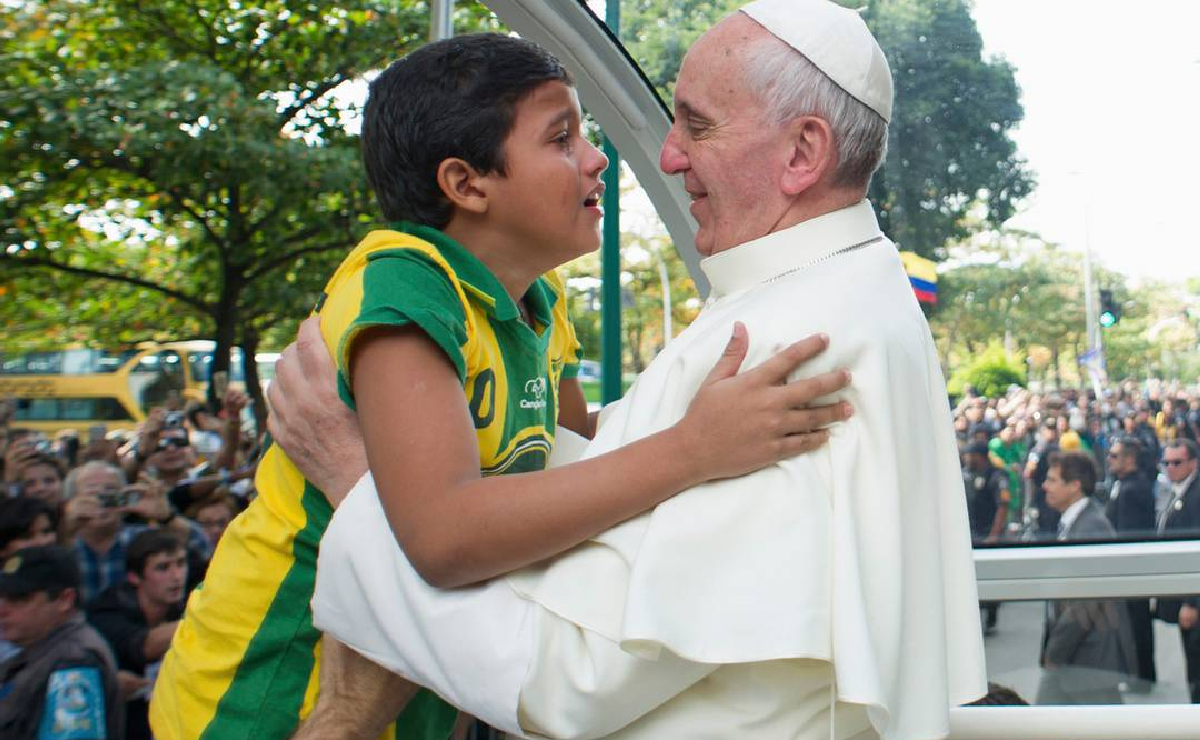El Niño Que Abrazó Al Papa Francisco Cumplió Su Promesa Ingresó Al