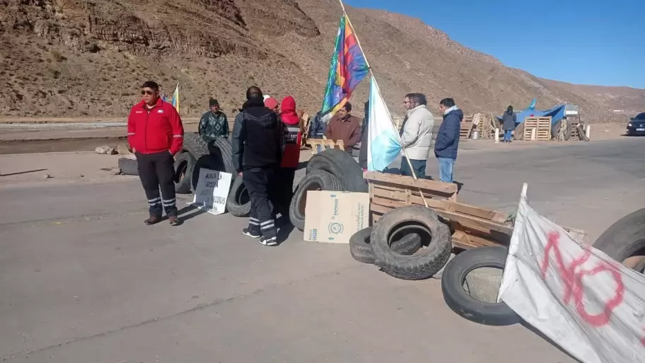 Ambulancia corte de ruta en Jujuy