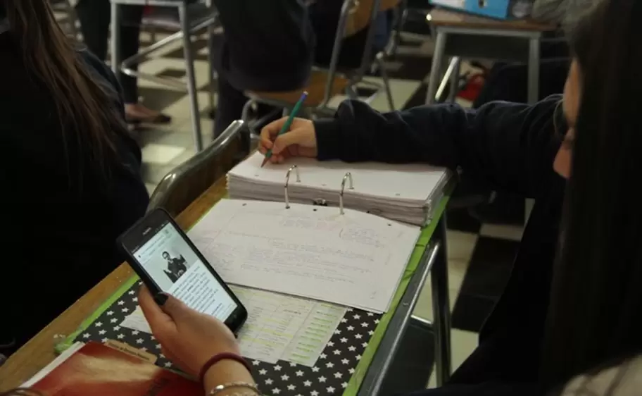 Celular en el aula