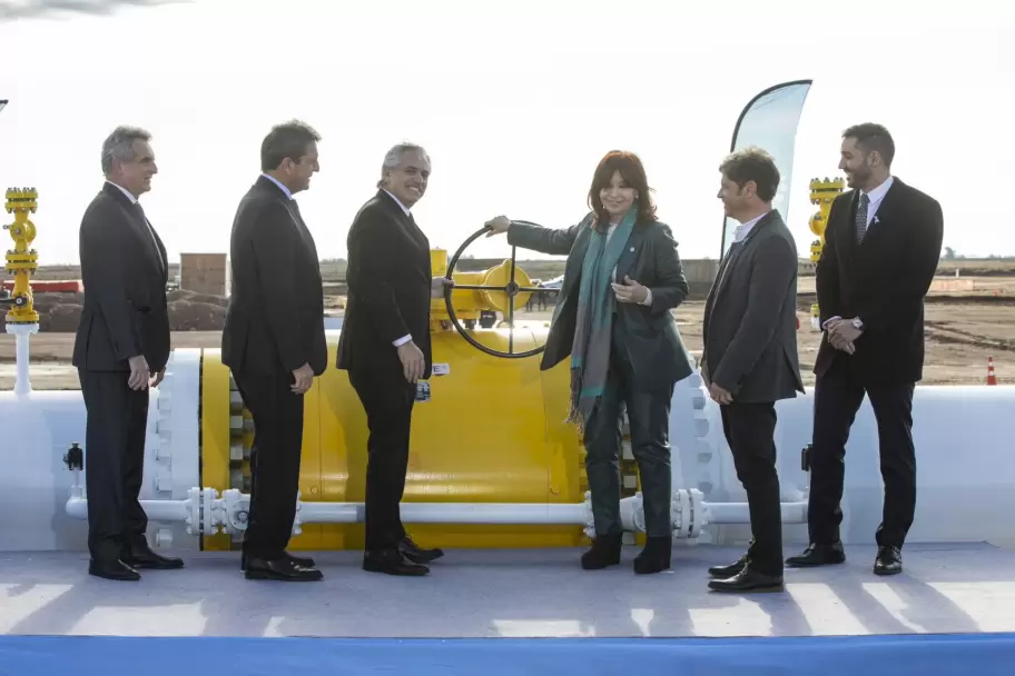 Sergio Massa, Alberto Fernández y Cristina Kirchner, juntos durante el acto que se celebró el domingo en Salliqueló (Foto: Reuters)