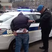 Detuvieron a un ladrón por robar elementos de una camioneta en la avenida 19 de Abril