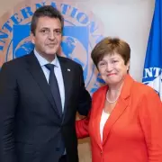 El Gobierno acordó con el FMI controlar salarios y limitar las trasferencias a provincias y empresas públicas