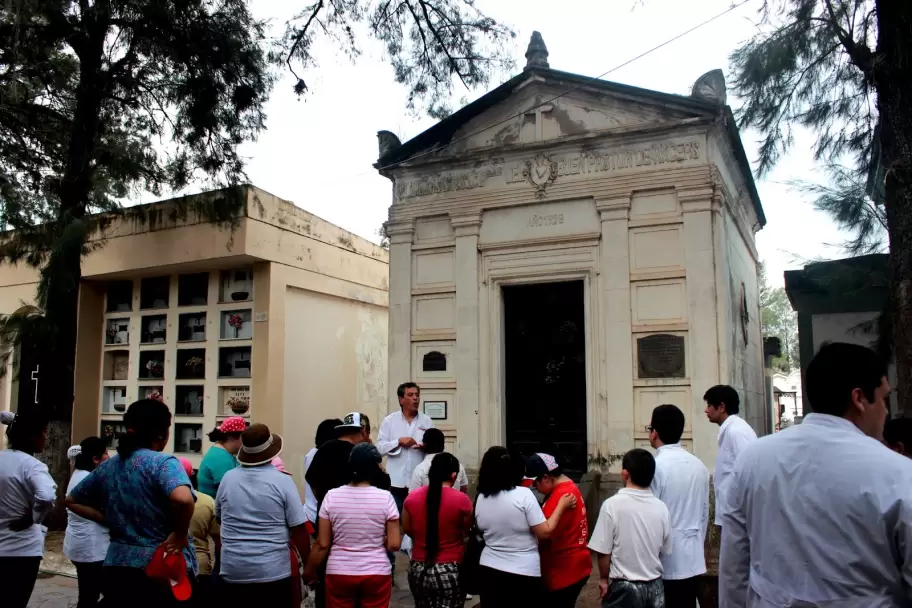 Guiado tur�stico en el cementerio