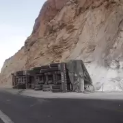 Volcó un camión cargado de carbonato de litio cerca de Susques