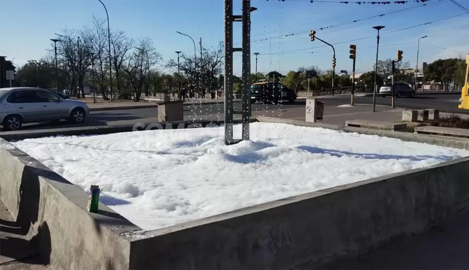 Fuente avenida 19 de Abril y calle Lamadrid
