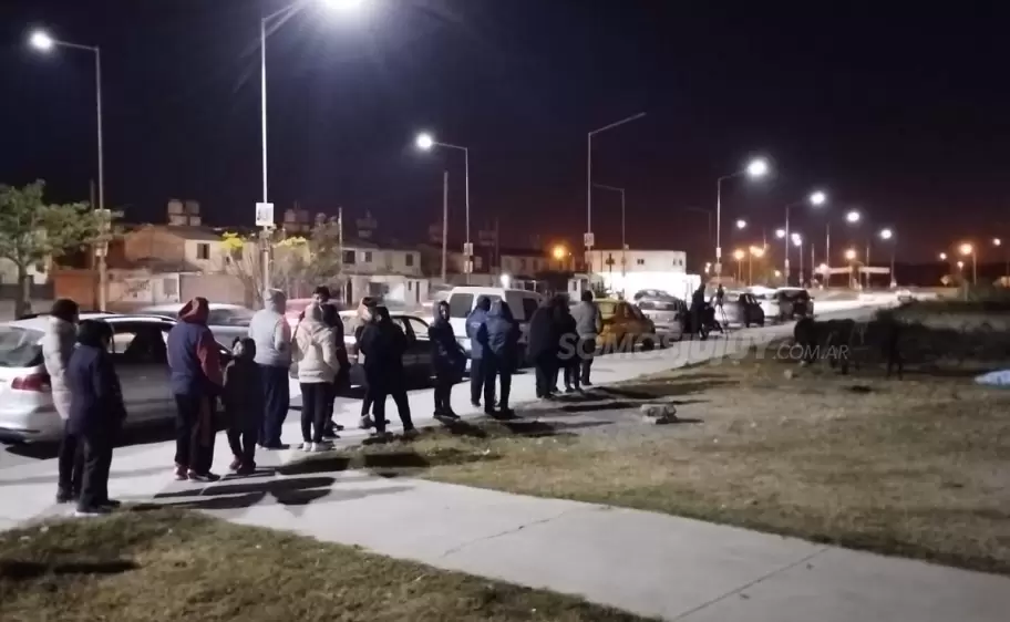 Jujeños hacen fila para conseguir leche de burra
