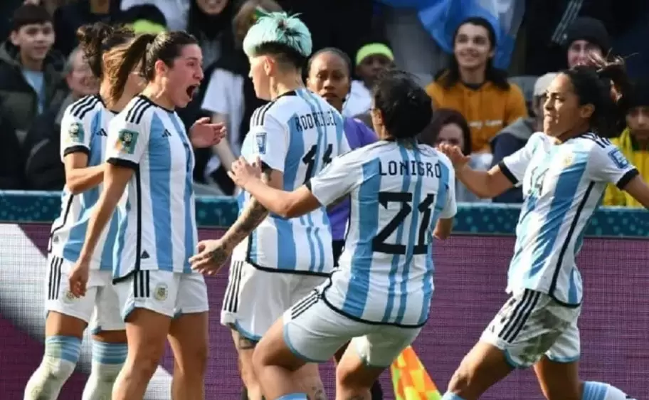 Festejo de las chicas al marcar el �ltimo tanto ante Sud�frica.