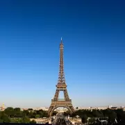 El curioso motivo por el que la Torre Eiffel crece 15 centímetros por año