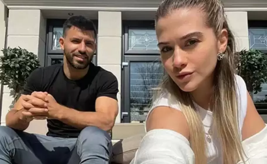 Kun Agüero y Sofía Calzetti