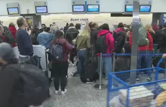 Pasajeros varados en Aeroparque - Buenos Aires