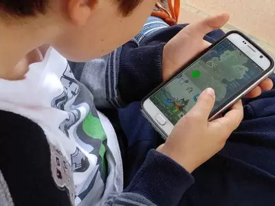 Menores y celulares