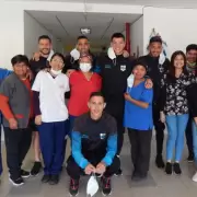 Jugadores de Gimnasia de Jujuy entregaron juguetes a niños del Materno Infantil y de la "Casa del Niño"