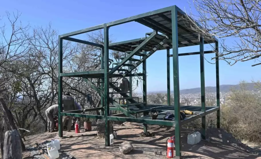 Obras de construccin del nuevo mirador en el Parque Botnico