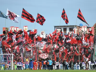 hinchada de la enet 2 sabado estudiantil