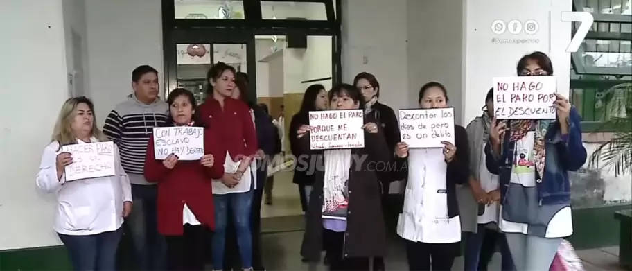 Docentes protestaron en el inicio del turno maana en la escuela Pucarita