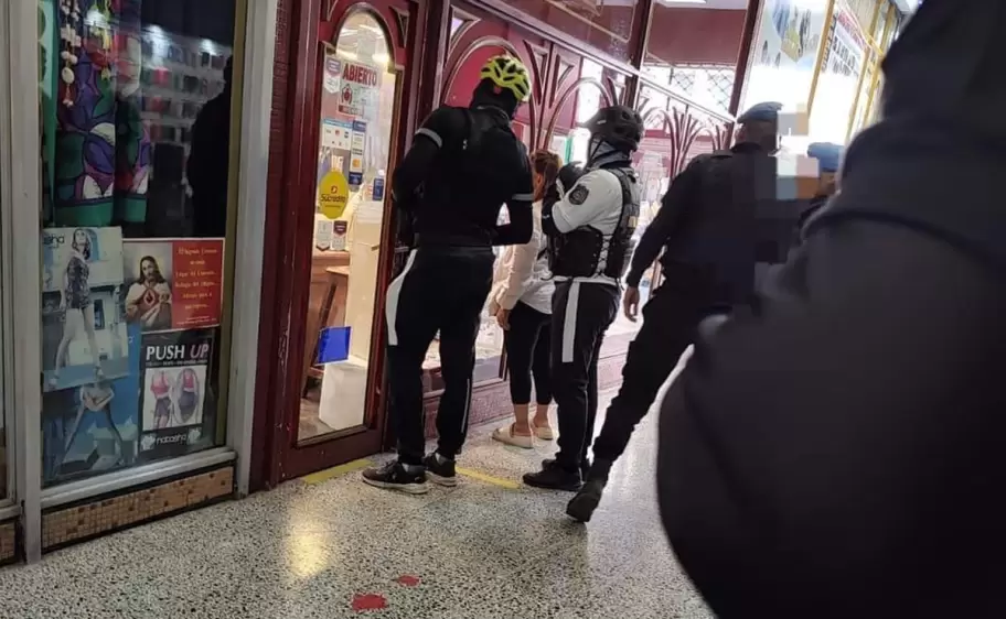 ladron detenido en joyeria