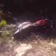Un motociclista derrapó y cayó a un canal de riego en San Pedro