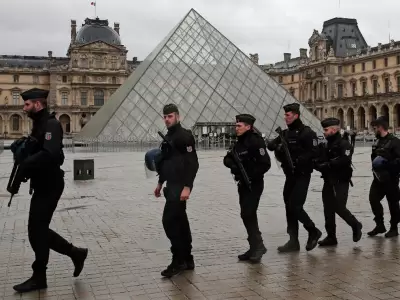 louvre