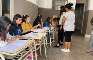 elecciones - votaciones - voto - eleccion en jujuy - politica - sufragio - democracia - autoridades de mesa - votacion (12)
