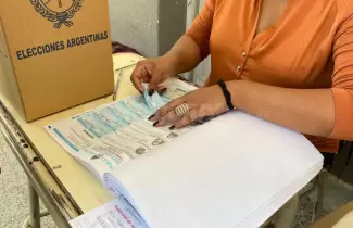 elecciones - votaciones - voto - eleccion en jujuy - politica - sufragio - democracia - autoridades de mesa - votacion (12)