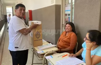 elecciones - votaciones - voto - eleccion en jujuy - politica - sufragio - democracia - autoridades de mesa - votacion (12)