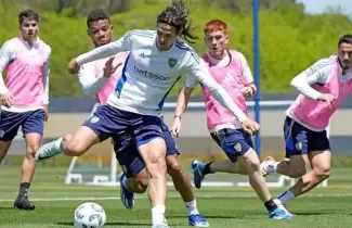 Entrenamiento de Boca previo al encuentro frente a Estudiantes.