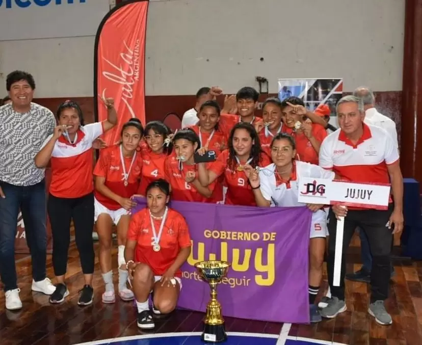 Las representantes de Jujuy campeonas en futsal y básquet 3x3.