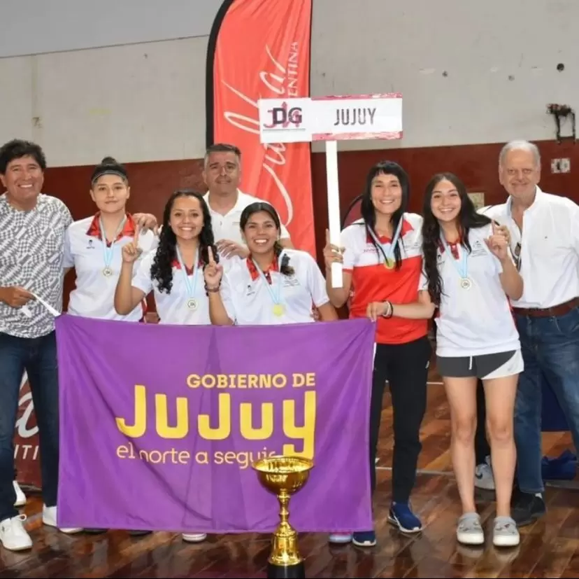 Jujeñas consiguieron el titulo en básquet 3x3 y en futsal femenino.