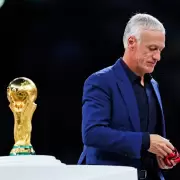 El técnico de Francia cuestionó el Balón de Oro que ganó Messi y dejó una frase muy polémica