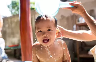 Materno infantil: aumentaron las consultas por golpes de calor en los más chicos