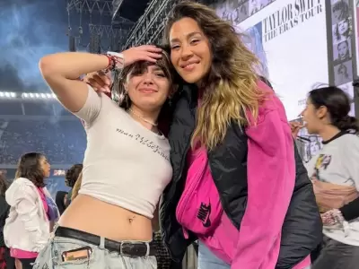 jimena baron con la fan