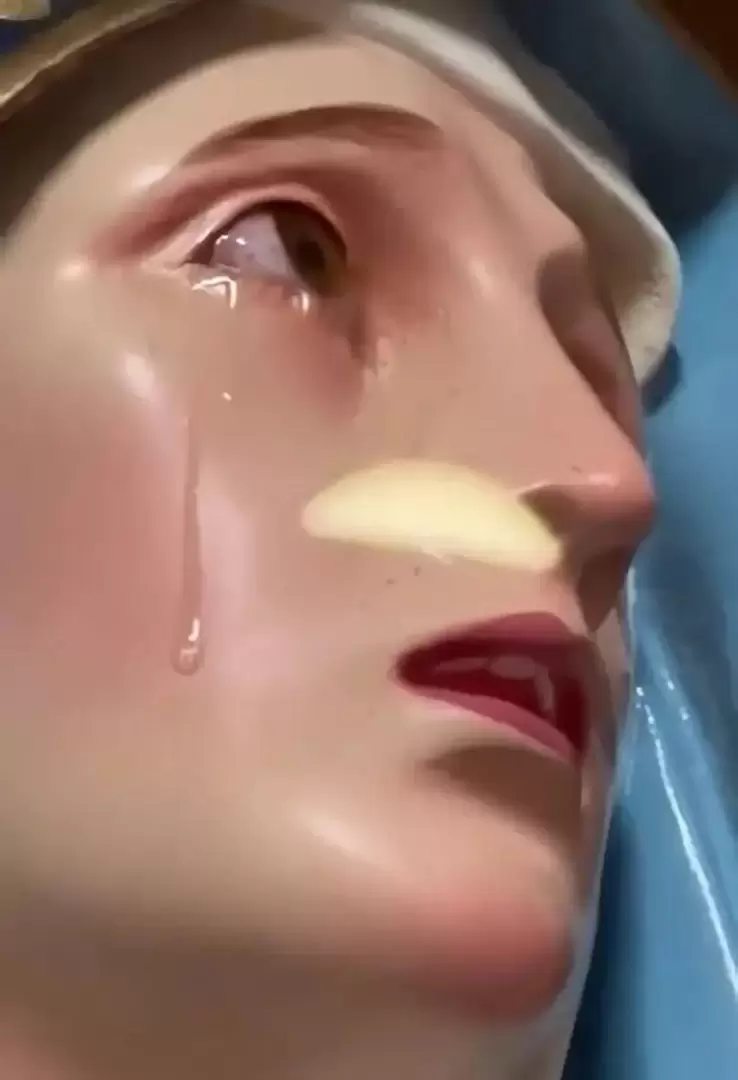 Virgen llorando