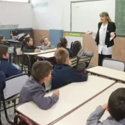 Educación brindará servicios de asesoría a docentes y no docentes en condiciones de jubilarse en Libertador