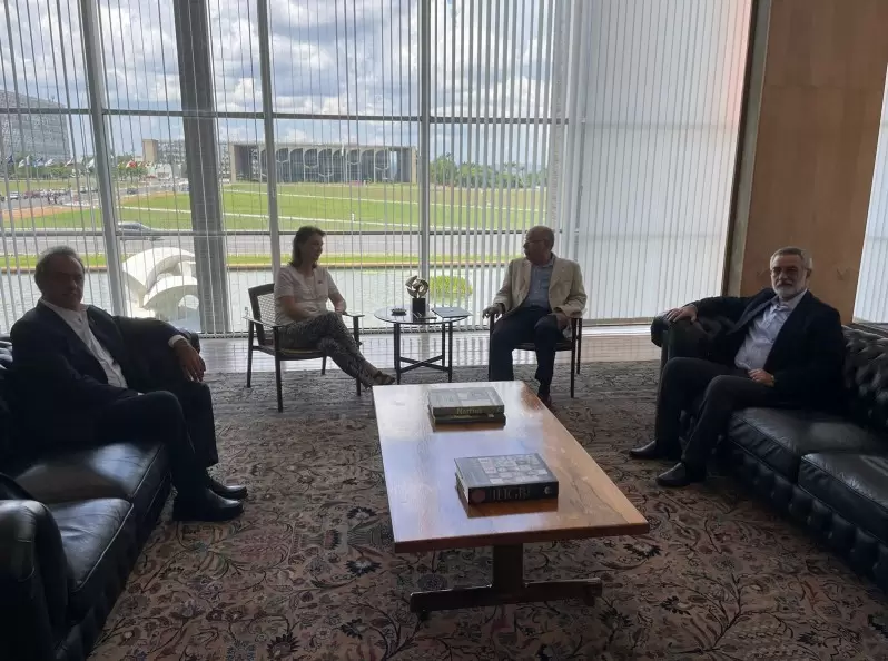 Reunión en Brasil