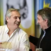 Un intendente bonaerense peronista reclamó que Alberto Fernández y Máximo Kirchner renuncien al PJ