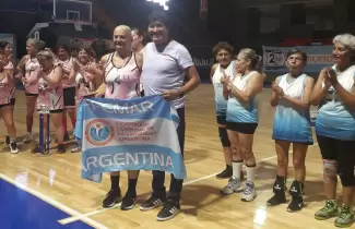 Maxi b�squet en el estadio Federaci�n.