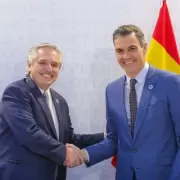 Alberto Fernández podría convertirse en asesor del presidente español Pedro Sánchez