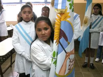 alumnos - estudiantes - primaria - abanderados y escoltas