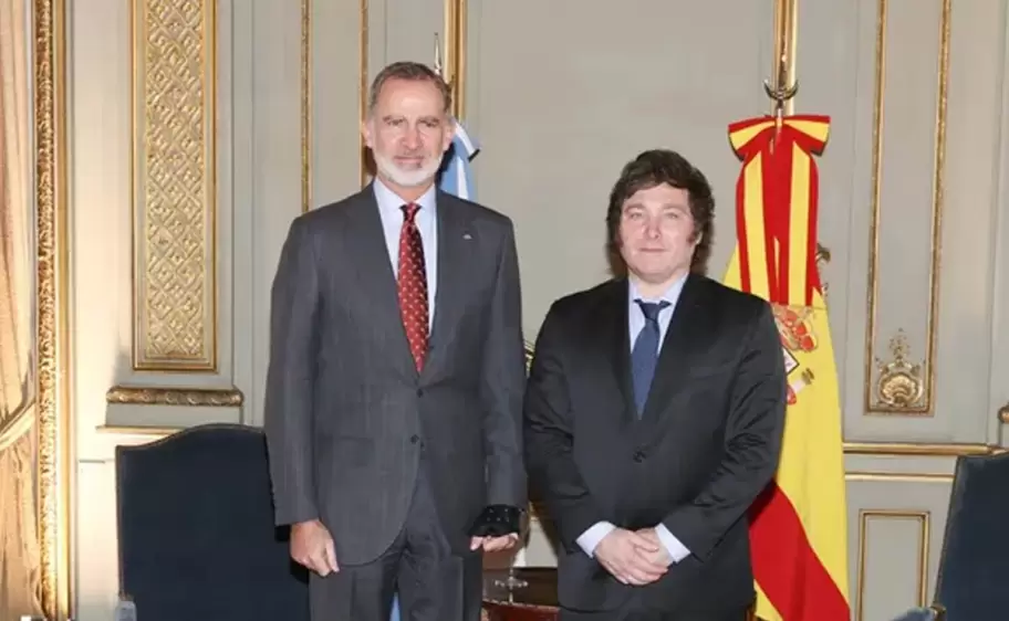Javier Milei junto al rey de España Felipe VI
