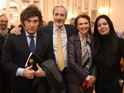 Milei y asesores