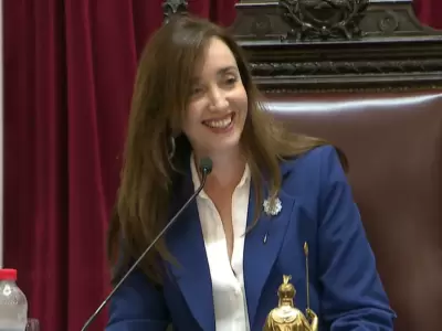 Victoria VillarrUel preside sesi�n en el Senado
