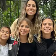 Cinthia Fernández mostró el cierre escolar de sus hijas y un detalle llamó la atención