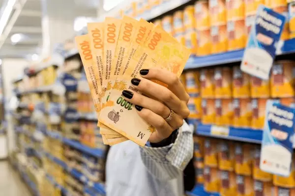 Inflación Billetes de $1000 en el supermercado