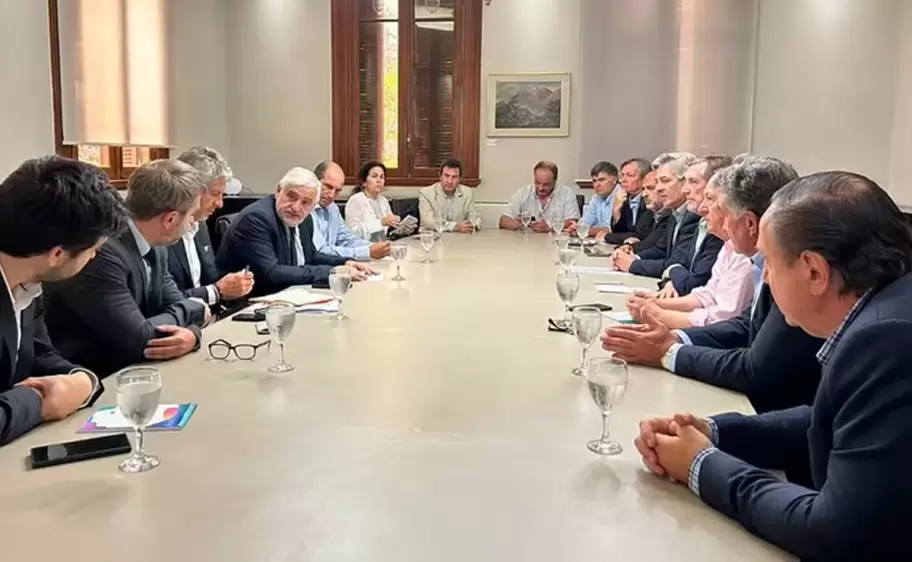 Mesa de Enlace con autoridades