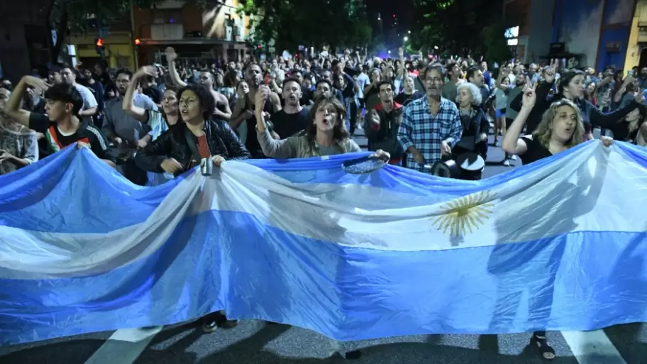 cacerolazo contra el DNU