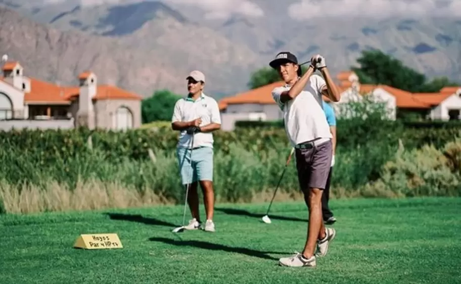 Nicol�s Ortiz - golf.